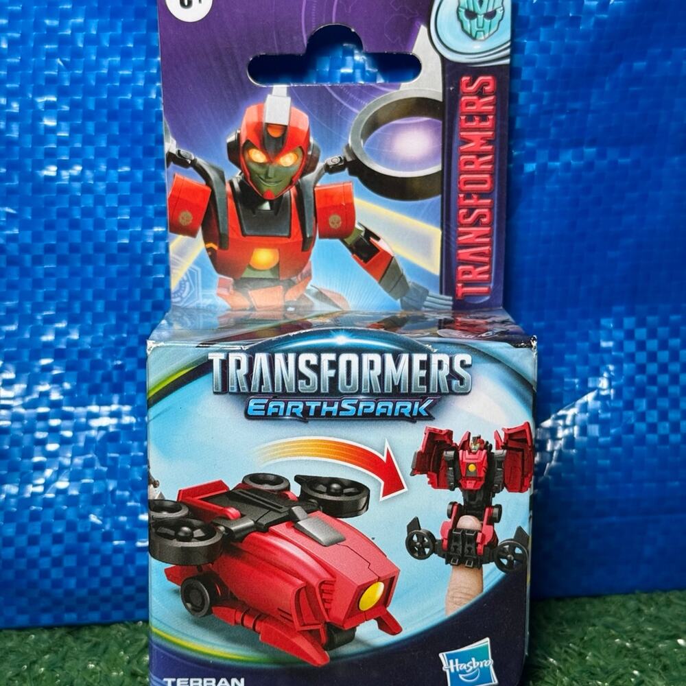 Hasbro Terran Twitch Transformers EarthSpark Series